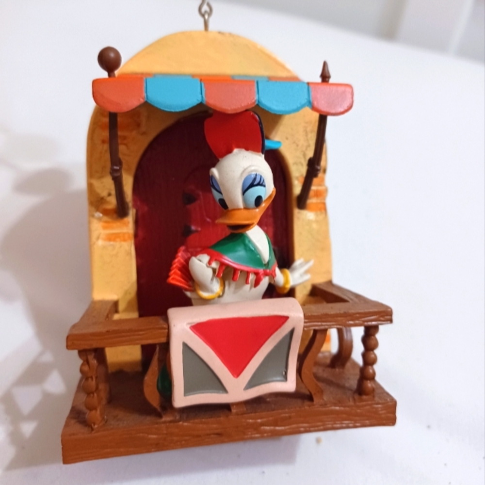 Daisy Duck Mexicana sketchbook legacy ornament 85th anniversary limited release